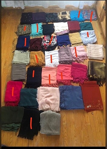 Rengarenk şal tane 5 tl hasarsızdır. 13 tanesi satıldı