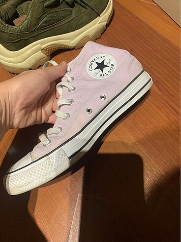 Diğer Converse