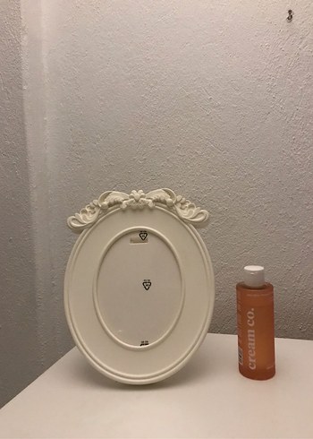 IKEA Beyaz Oval Dekoratif Çerçeve - Görsel 2