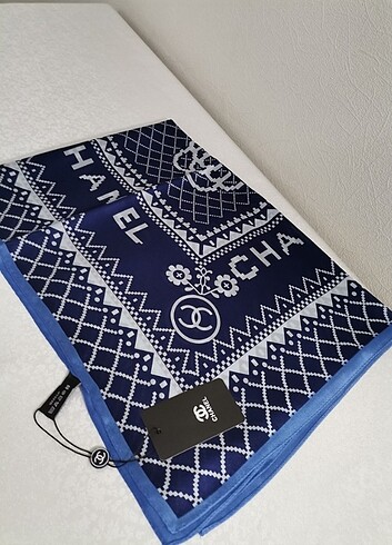 Chanel Chanel marka etiketli ürün