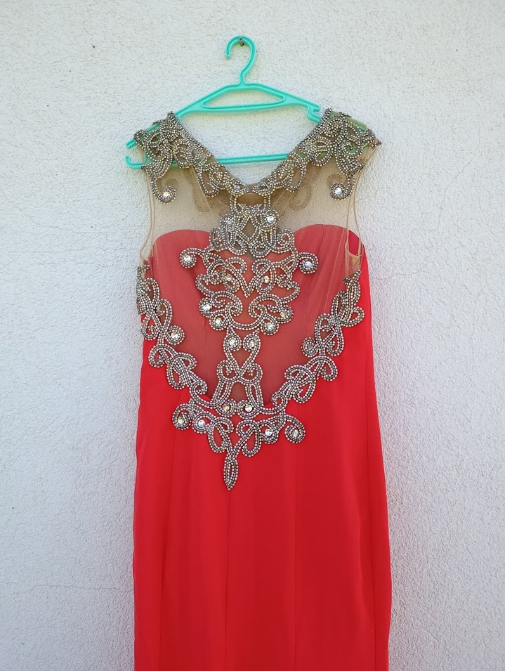 Nakışlı V Yaka Kırmızı Uzun Abiye Elbise - Görsel 3