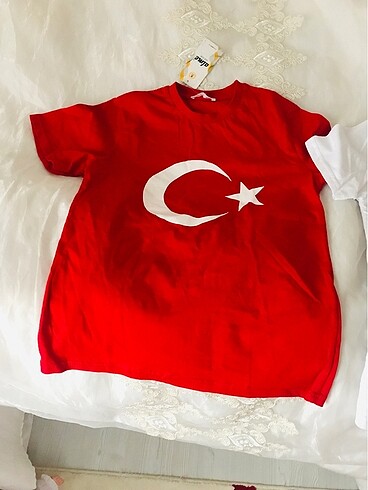 Zara Yeni etiketli tişört