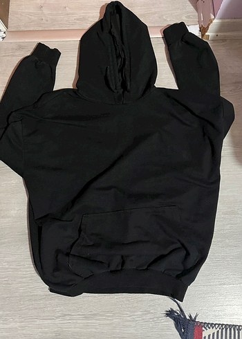 Siyah Kapüşonlu Sweatshirt