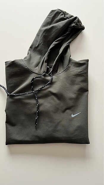 Nike L