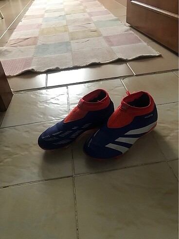 32 Beden çeşitli Renk Adidas krampon