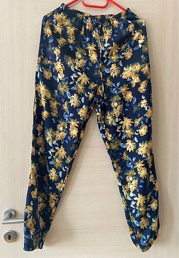 Uniqlo Uniqlo Çiçek Desenli Pantolon