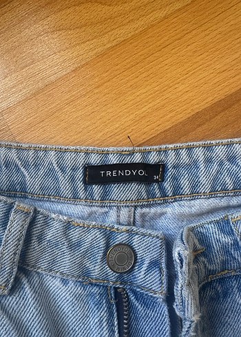 34 Beden Kadın Bol Kesim Yırtık Jean