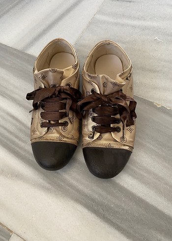 Bej Kadın Sneaker, Tokalı