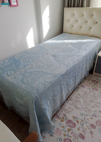 Nakışlı Açık Mavi Yatak Örtüsü - Görsel 3