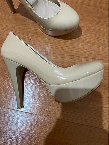 Topuklu ayakkabı - Görsel 2
