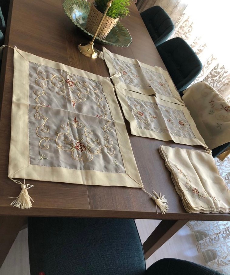 İşlemeli Beyaz Masa Örtüsü - Görsel 2