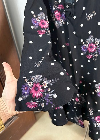 Uzun Kollu V Yaka Puantiyeli Çiçekli Elbise - Görsel 2