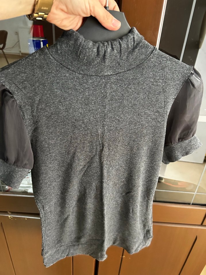 Gri Kısa Kollu Boğazlı Triko bluz - Görsel 3