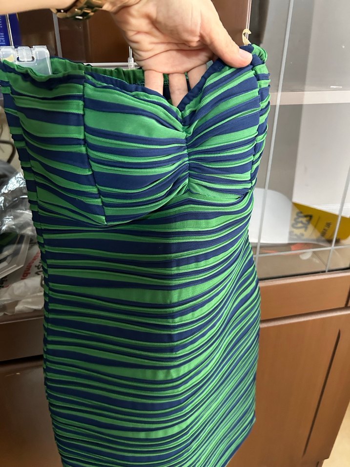 Yeşil Çizgili Straplez Midi Elbise - Görsel 2