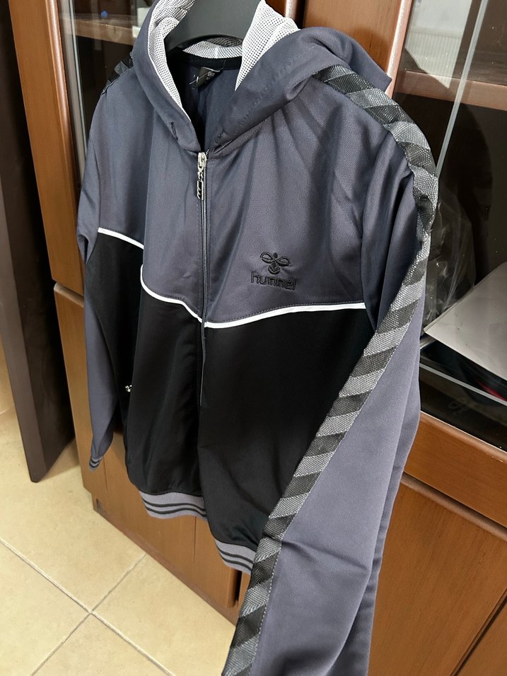 Kapüşonlu Gri Fermuarlı Ceket - Görsel 2