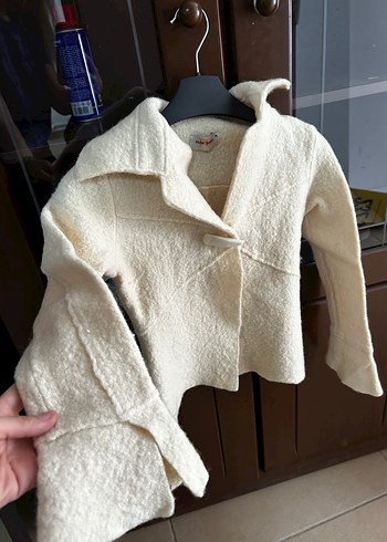 Beyaz Mini Yün Düğmeli ceket - Görsel 2