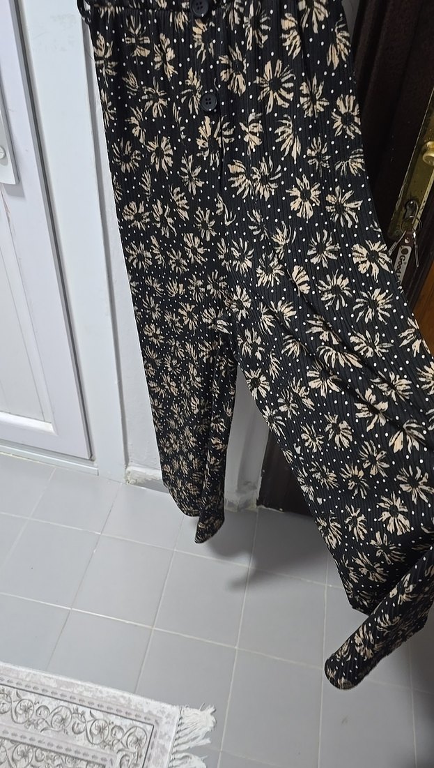 Siyah V Yaka Dantel Detaylı Uzun tulum - Görsel 5