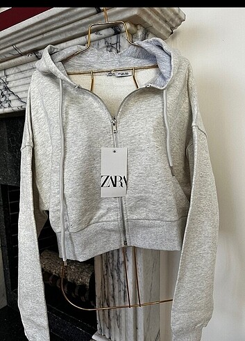 Zara Zara crop sweat