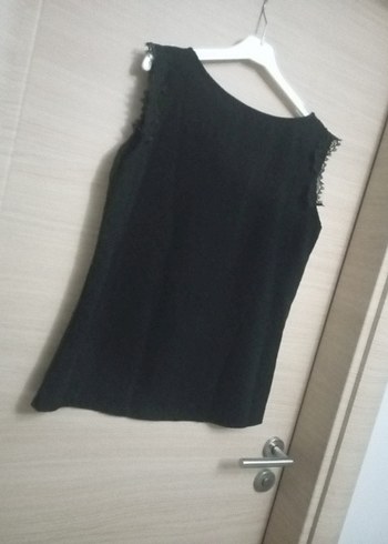 Siyah Kolsuz  Fırfırlı Bluz - Görsel 3