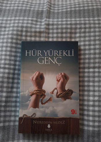 Hür Yürekli Genç Romanı