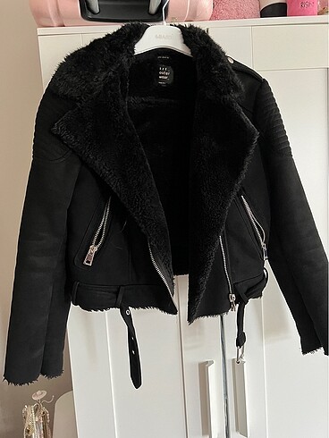 Zara siyah kürklü ceket