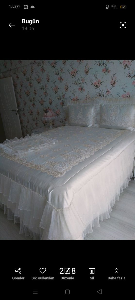 İşlemeli Beyaz Yatak Örtüsü - Görsel 5