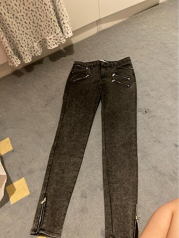 Zara sknny jeans