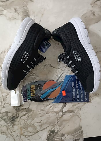 Skechers 42