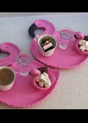 Flamingo kahve sunumlukları