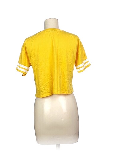 m Beden LC Waikiki T-shirt %70 İndirimli.