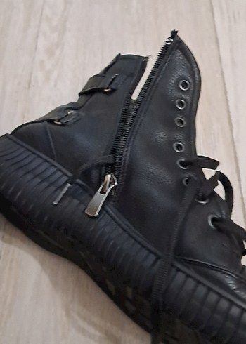 38 Beden siyah Renk Siyah Gotik Tokalı Bot