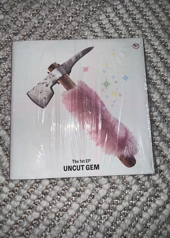 UNCUT GEM 1. EP - Gri Kapak