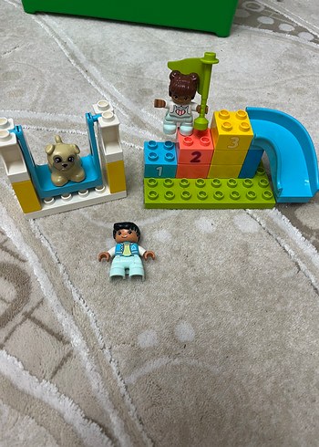 Lego duplo park ve çocuk figürler