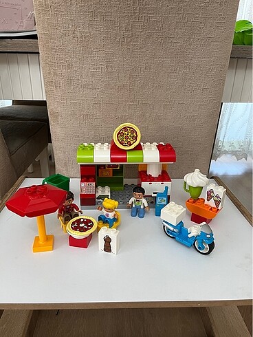 Diğer Lego duplo pizza dükkanı