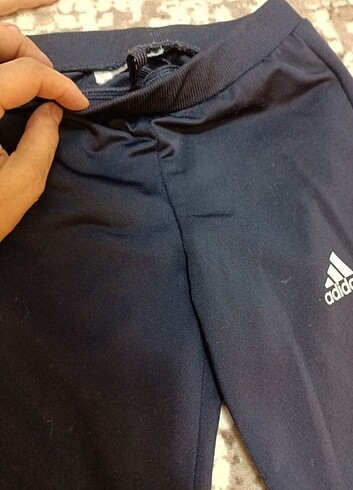 7 Yaş Beden Adidas orijinal eşofman takimi 7-8 yaş