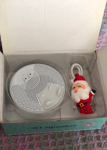 Renkli Noel Baba Figürlü Beyaz Hoparlör - Görsel 3