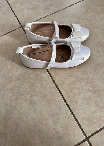 Beyaz Tokalı Kız Çocuk Babet - Görsel 3