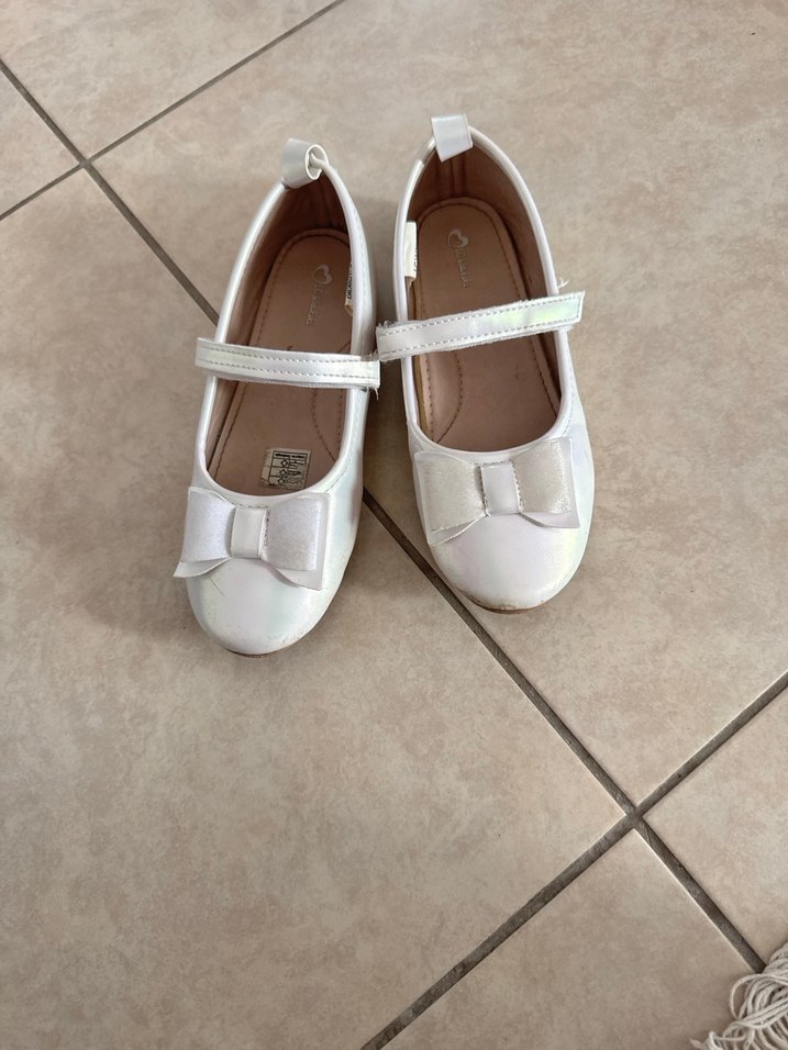 Beyaz Tokalı Kız Çocuk Babet - Görsel 2