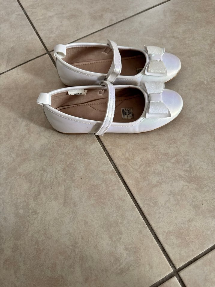 Beyaz Tokalı Kız Çocuk Babet - Görsel 3