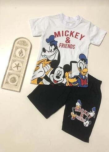 Mickey & Friends Karakterli Alt Üst Çocuk Takim 