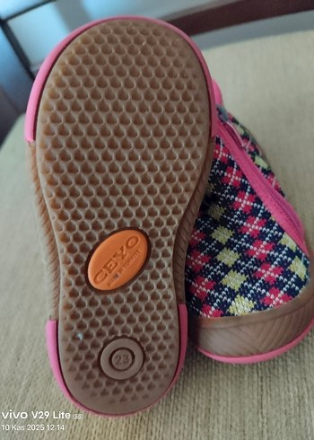 Kızlar için Renkli Örgü Sıcak Ev Terlikleri - Görsel 2