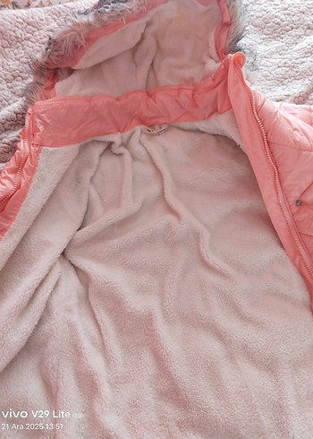 Kürklü Kapüşonlu Kız Montu - Pembe - Görsel 4
