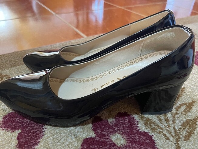 40 Beden siyah Renk Kısa topuk stiletto