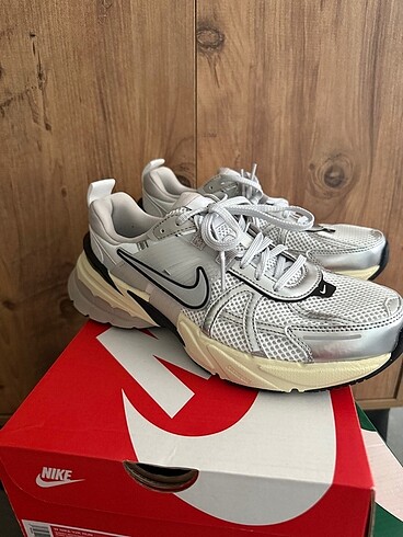 Nike V2K Run son fiyatıdır