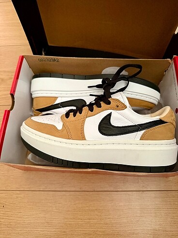 Nike Nike arı