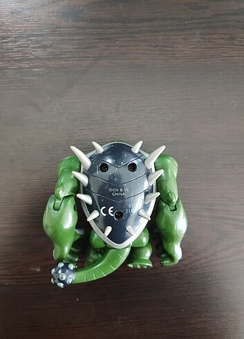 Ben 10 Orjinal Ultimate İnsanazor Figürü