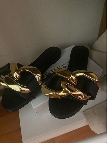 Bambi siyah gold detaylı terlik