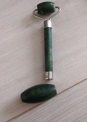 Yeşil Taş Yüz Masaj Aleti - Görsel 2