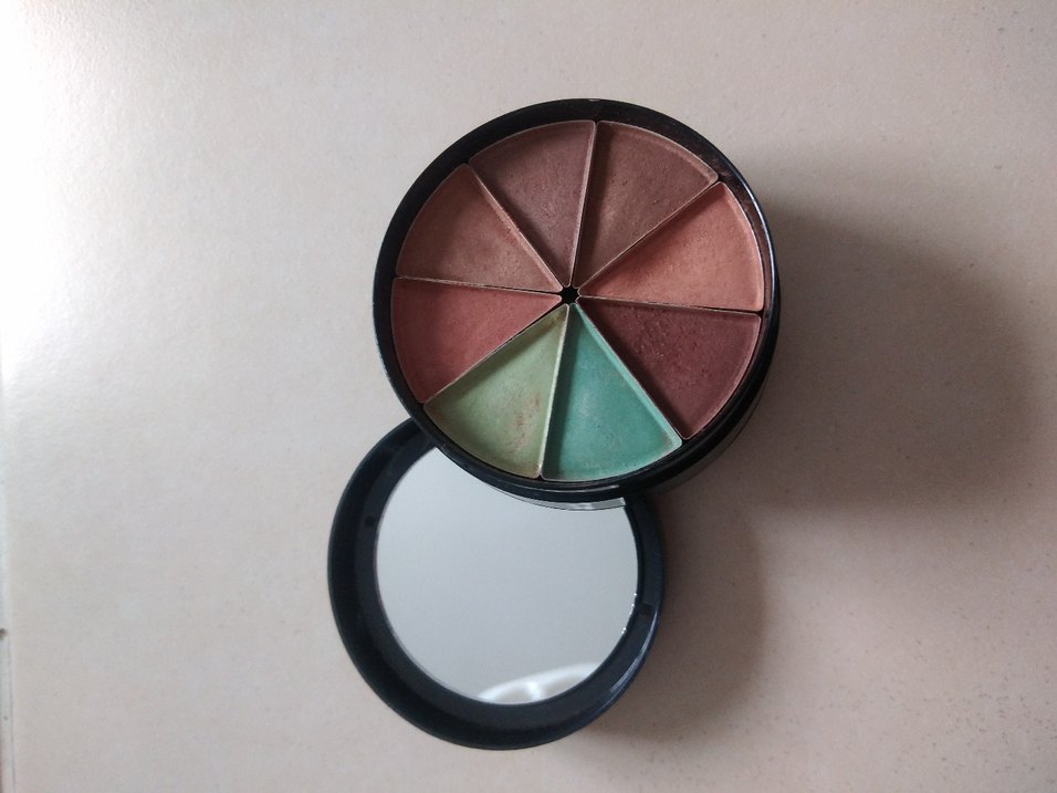 Çok Renkli Göz Farı Paleti ve Ruj Seti - Görsel 2