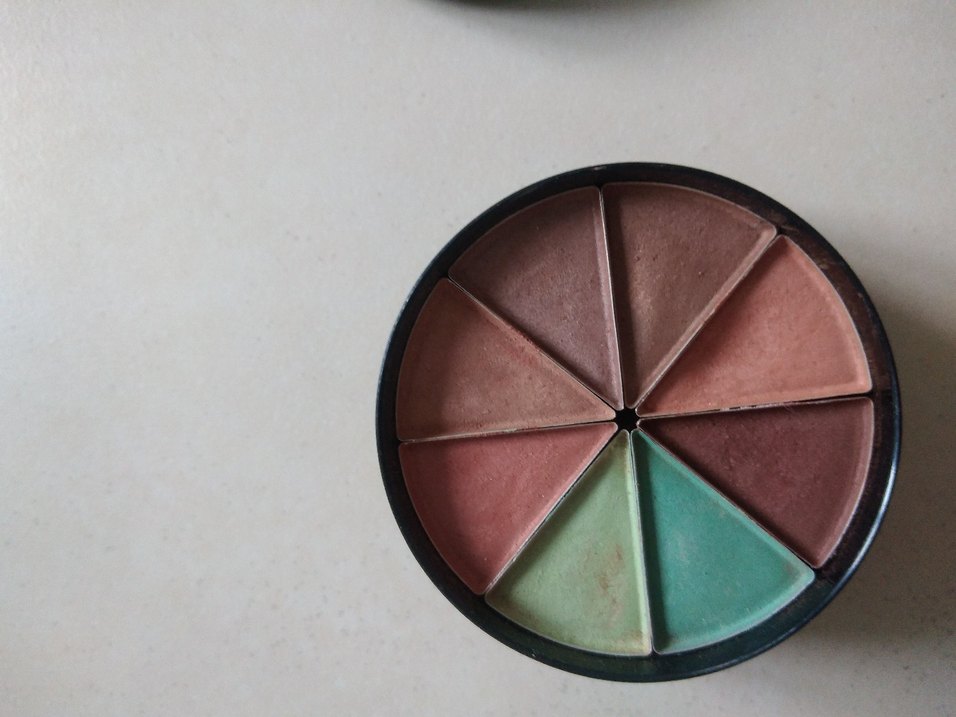 Çok Renkli Göz Farı Paleti ve Ruj Seti - Görsel 3